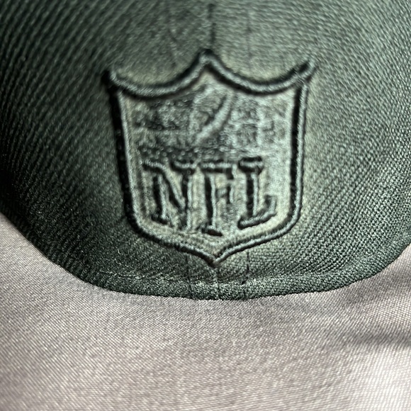 New Era 59FIFTY Carolina Panthers Hat - Picture 3 of 8